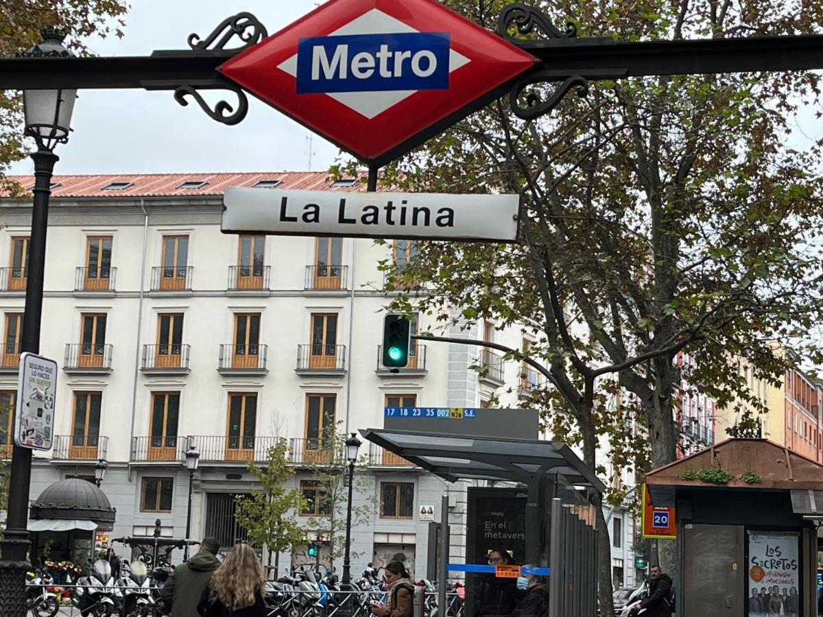 Carlos4 Plaza Mayor Madrid Exteriör bild